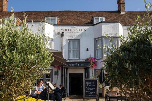 The White Lion - Housity