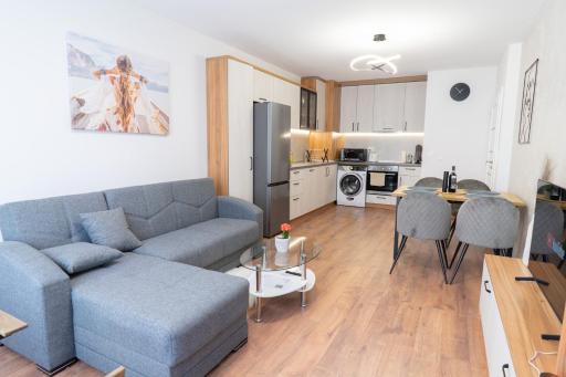 New Modern & Cozy apartment with FREE Private parking and EV charging station - Housity