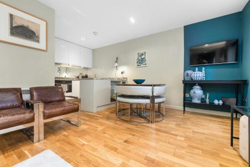 Sophia Gardens Apartment - Housity