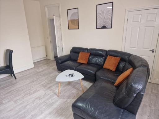 LaLuNa One Bedroom Apartment Newcastle - Housity