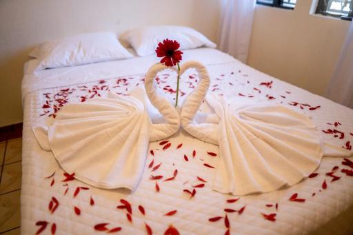 Hotel Los Manantiales - Housity