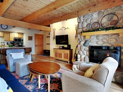 Timberline Condominiums 1 Bedroom Deluxe Unit A2B - Housity