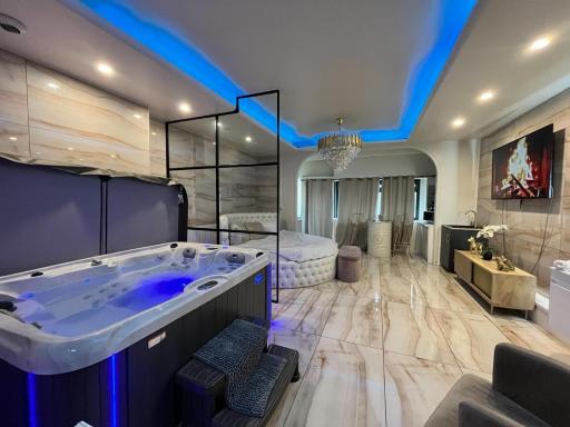 Golden house - JACUZZI - Housity