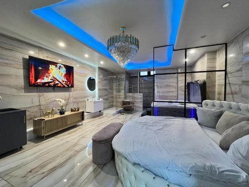 Golden house - JACUZZI - Housity