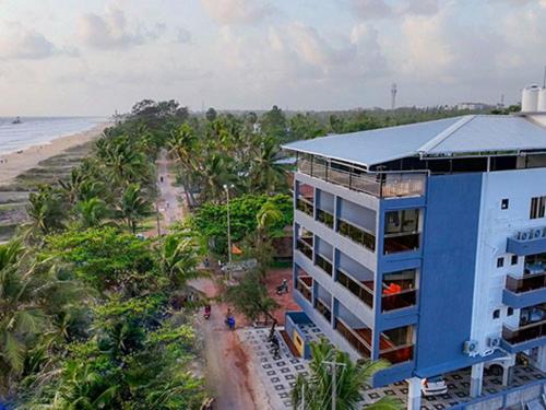 The Oceanic Beach Front - Housity