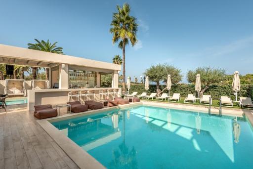Airis Boutique Hotel & Suites - For adults only - Housity