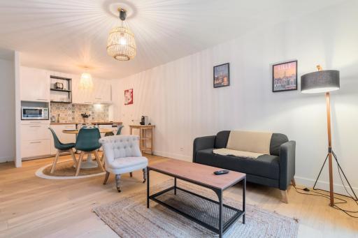 One bedroom apartment with parking & terrace - Housity