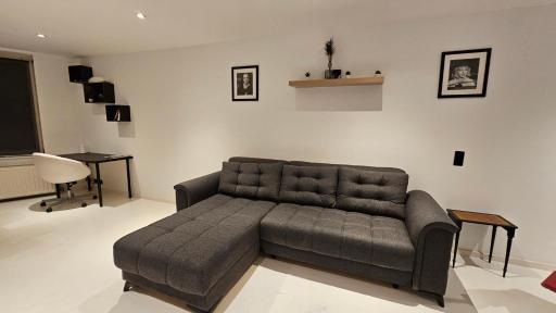 Luise Hollywood - Housity