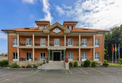Villa De Llanes - Housity