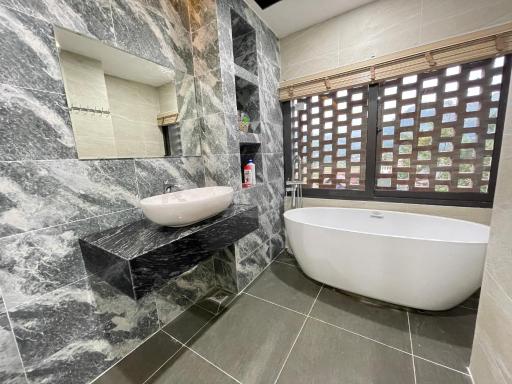 Hotel Samu - Housity