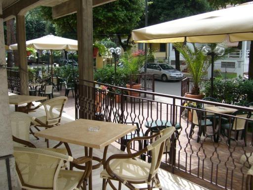 Hotel Mucciolini - Housity