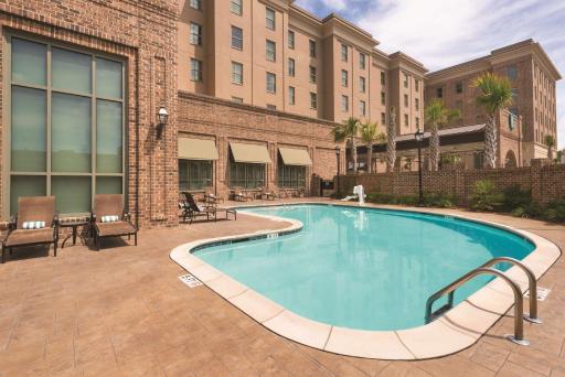 Embassy Suites Savannah Historic District - Housity