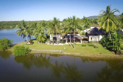 22 Ruby Close - Lakeside Home in Port Douglas - Housity
