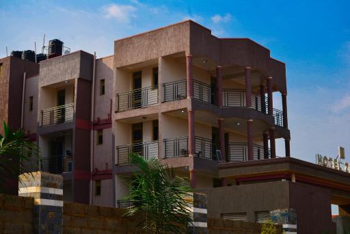 HOTEL ZEPTAN - Housity