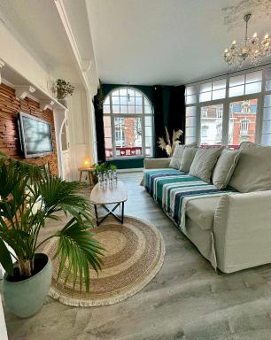 Appartement de Charme avec Balcon - Villa les IRIS - Housity