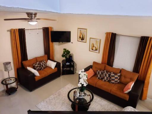 5 Min from Dunn River Fall 2 Bedroom Townhome Pool Balcony - Housity
