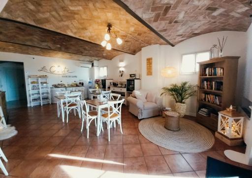 La Corte Country Rooms - Housity
