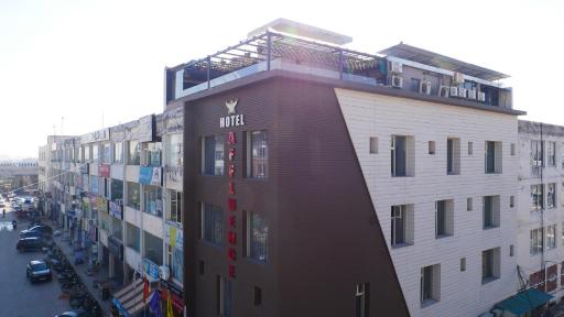 AFFLUENCE Hotel - Housity
