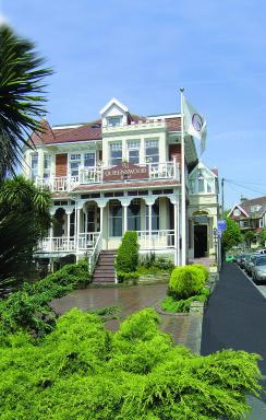 Queenswood Hotel - Housity