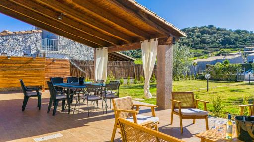 Villa del Moro, FREE WIFI, 300mt from Sinzias' Beach - Housity
