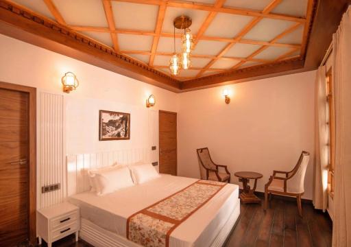 7 oak sanjauli Bed&Breakfast - Housity