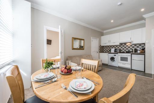 Stylish apartment 12 minutes by tube from Oxford Street free WIFI and Ac - Housity