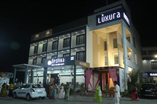 Hotel Luxura - Housity