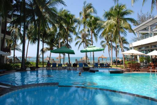 Canary Beach Resort - Housity