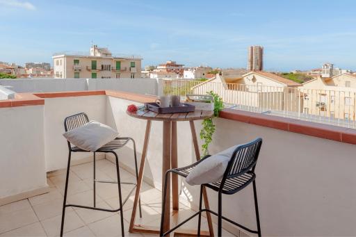 Suite Attico in Centro - Parcheggio Gratuito - Housity
