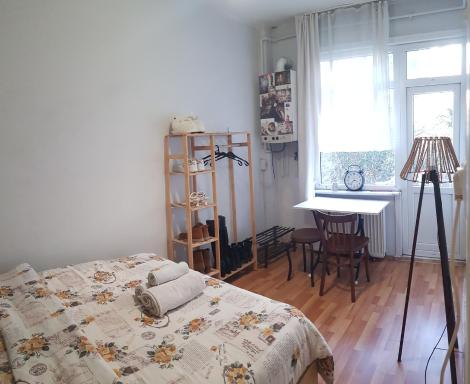Cosy Room with balcony - Housity