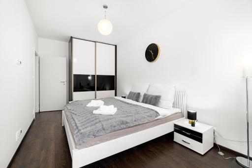 BNB New Beautiful Apartment in the Center of Ostrava with option Garage Parking - Housity
