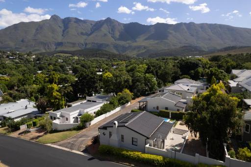 Aan de Heuvel Self-Catering Cottages - Housity