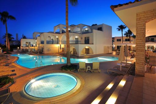 Petrosana Hotel Apartments - Housity