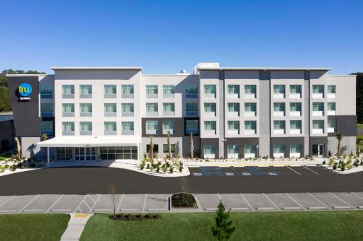 Tru by Hilton Beaufort, Sc - Housity