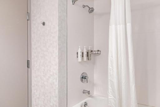 Hampton Inn & Suites By Hilton- Newark Airport Elizabeth - Housity