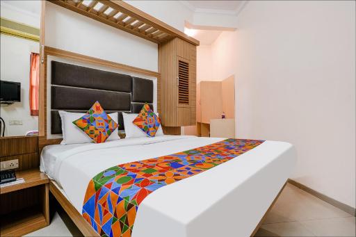 FabExpress Shanti Inn - Nr Vijay Mamta Theatre, Nashik Road - Housity