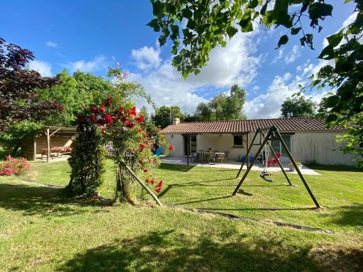 Gîte de campagne avec jardin clos, 3 chambres, terrasse, basse-cour, et terrain de pétanque - FR-1-306-918 - Housity