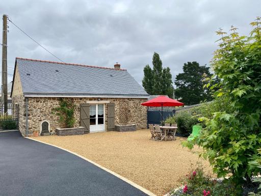 Gîte rénové au calme avec jardin, terrasse et accès à une plage aménagée - FR-1-306-1219 - Housity