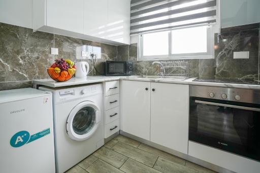 Modern Apartment Valentino GL144 - Housity