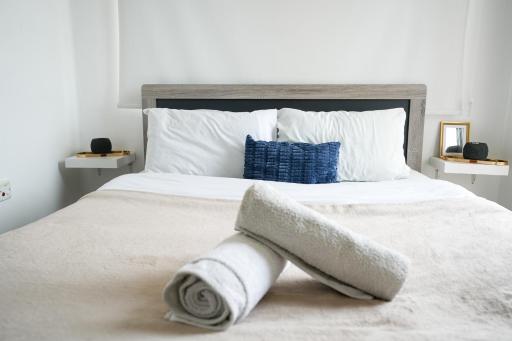 Modern Apartment Valentino GL144 - Housity