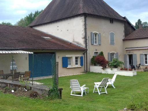 Gîte Authentique à Isches avec Cheminée, Terrain Clos, Proche Thermes et Activités Culturelles - FR-1-589-116 - Housity