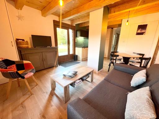 Gîte élégant en pleine nature avec terrasse, départ randonnées, parking privé et équipements inclus - FR-1-589-384 - Housity