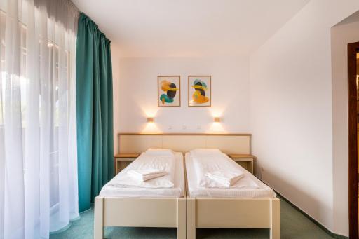 Complex Pastravaria Albota - Housity