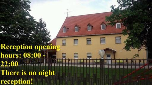 Fenyő Panzió - Housity