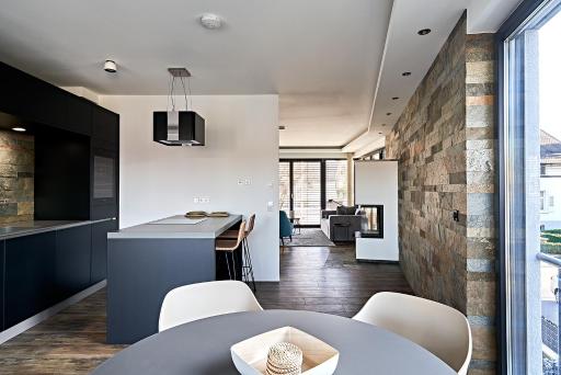 Luxury LakeLove - Housity