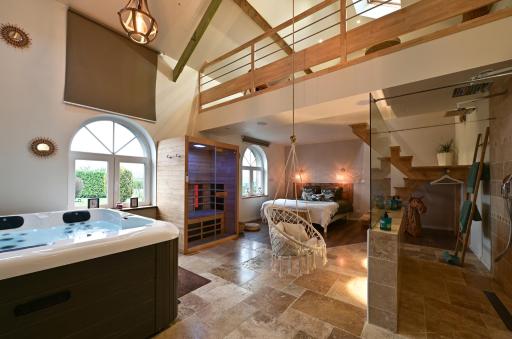 Instinct - Jacuzzi, Sauna, Apéritif dînatoire et Petit déjeuner - Housity