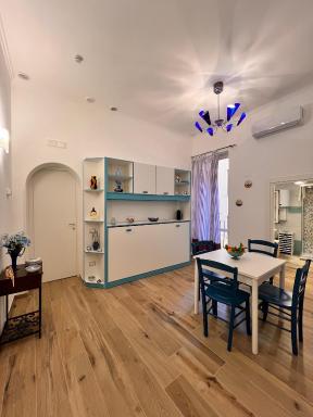 ERIC'S HOUSE - Housity