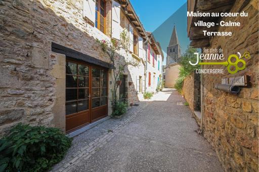 MAISON AU COEUR DU VILLAGE - CALME - TERRASSE - Housity
