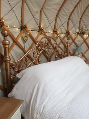 Gingerbread Cottage Yurts - Housity