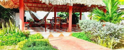 Hotel Luxury Plaza - Housity